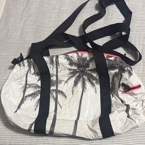 ALOHA Black & Coral Palm kalapana